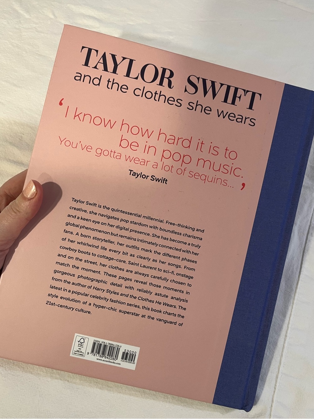 Taylor Swift and the clothes she wears - Picture 2 of 3